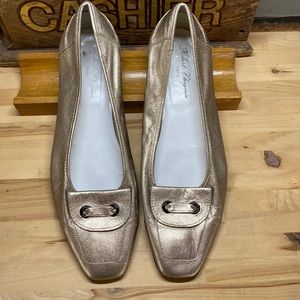ROBERT CLERGERIE GOLD VINTAGE LOAFER FLATS | Size: 9 1/2 WOMENS